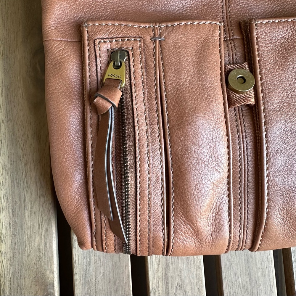 Fossil Morgan Traveler Brown Leather Crossbody Bag - Picture 15 of 16